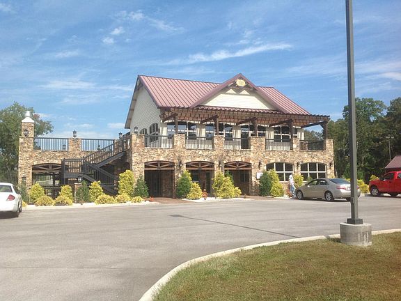 3rd image of 516 Pointe Vista Dr