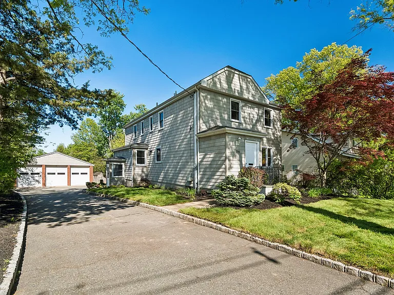186 W Northfield Rd — Photo 38
