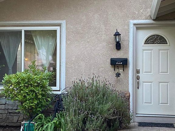 2nd image of 271 Martinvale Ln