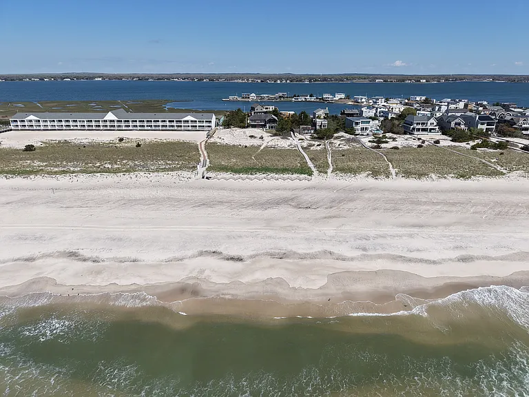 451 Dune Rd — Photo 98