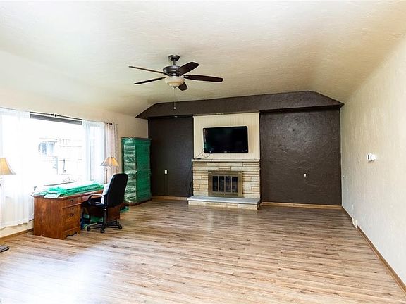 2nd image of 1321 Lisa Ann Dr