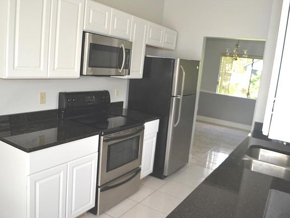 4th image of 192 Lakeside Cir