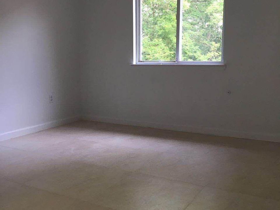 1st image of 439 Skyline Dr