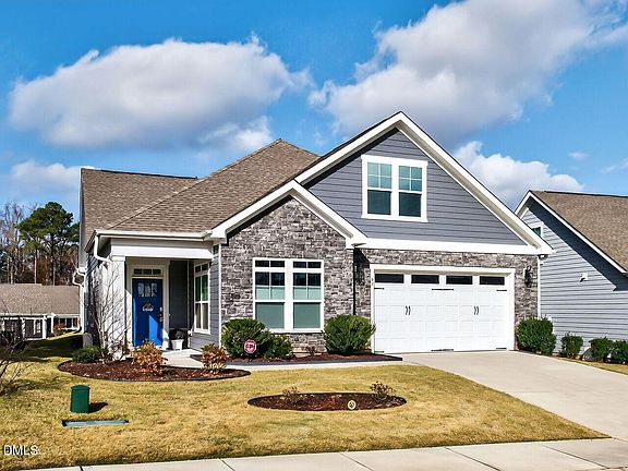 3rd image of 67 Blue Spruce Cir