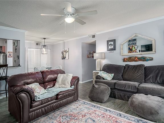 4th image of 120 15th St E APT 402