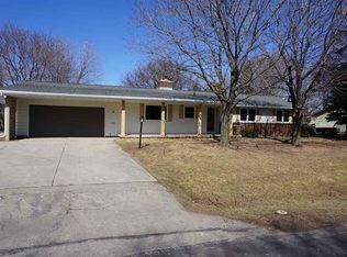 14 W Sioux Dr, Appleton, WI 54911
