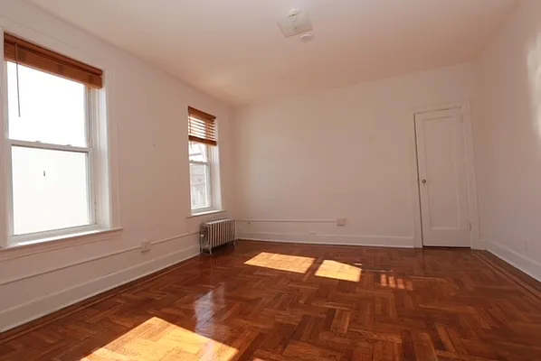 Rented by Velsor Realty | media 12