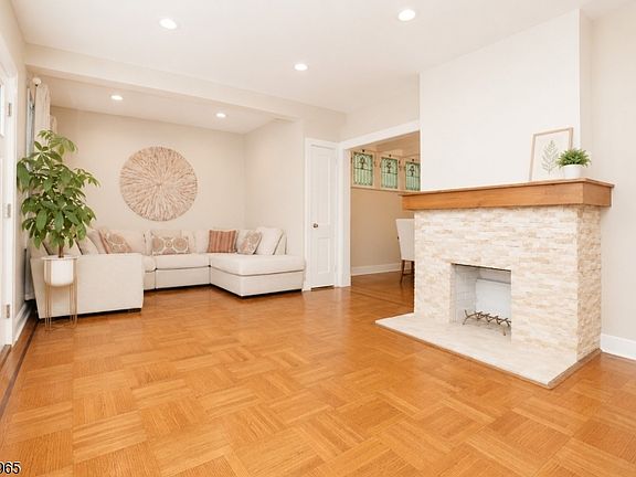 2nd image of 17 Prospect St