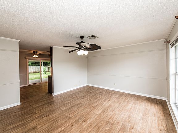 5th image of 600 Plaza Village Dr