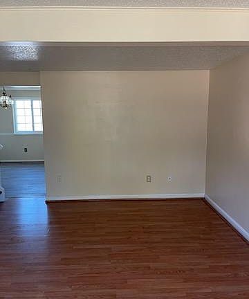 5th image of 3464 Belfry Ln