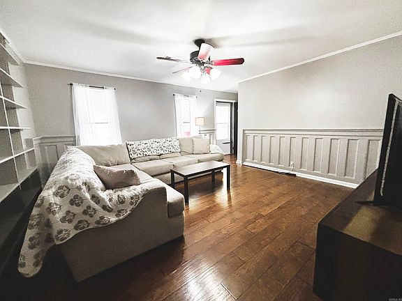 4th image of 417 Pledger St