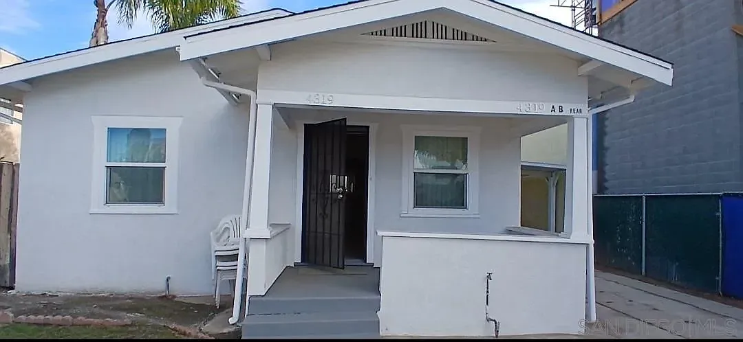 2 bed, 1.0 bath, 850 sqft, $3,300 — Photo 1