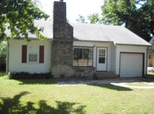 1423 E 4th Ave, Winfield, KS 67156