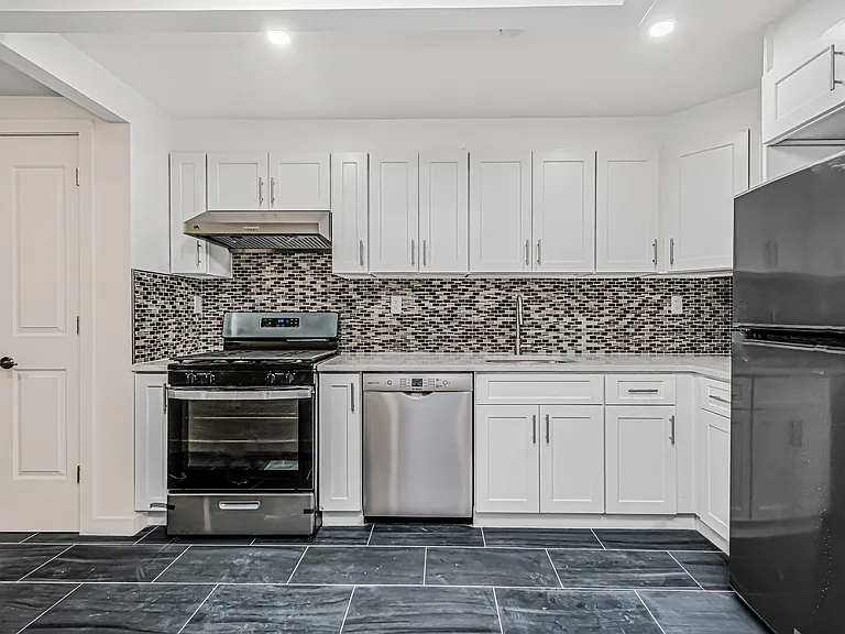 3641 Johnson Ave #5A — Photo 1