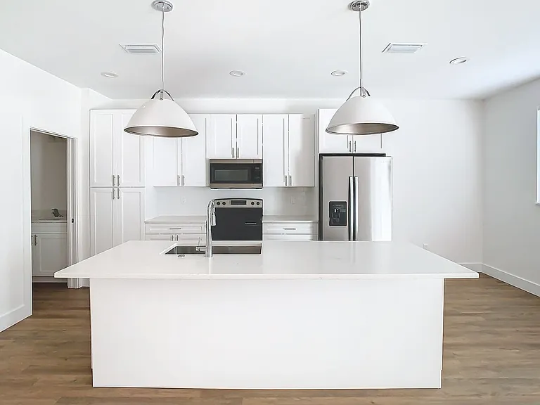 6235 S Manhattan Ave #8 — Photo 11