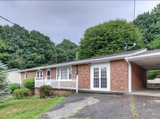 195 Poplar Hill Dr, Johnson City, TN 37604