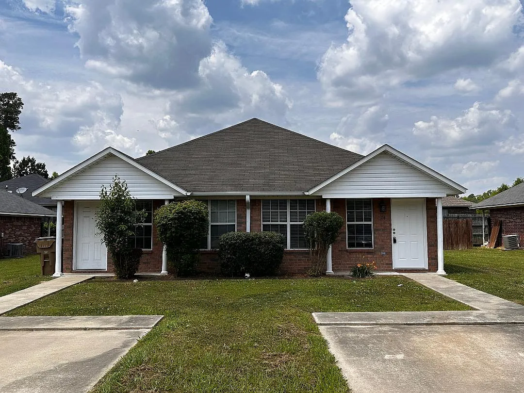 2 bed, 908 sqft, $900 — Photo 1