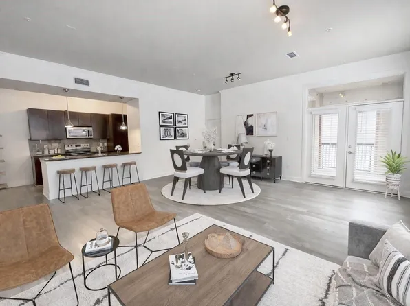 300 Saint Joseph Pkwy APT 109, Houston, TX 77002