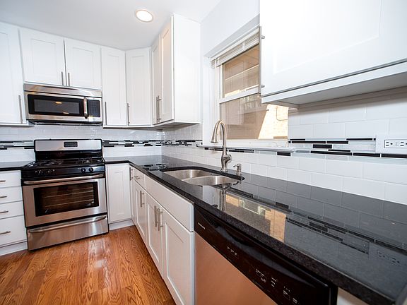 4th image of 8318 S Komensky Ave