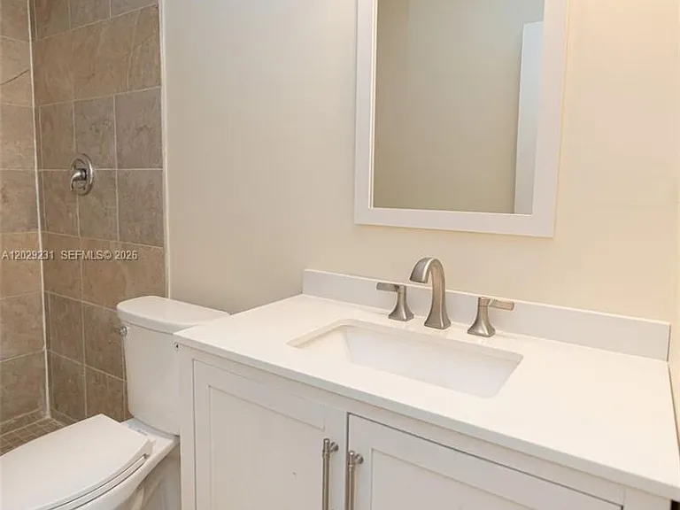 5613 Pierce St #1 — Photo 40