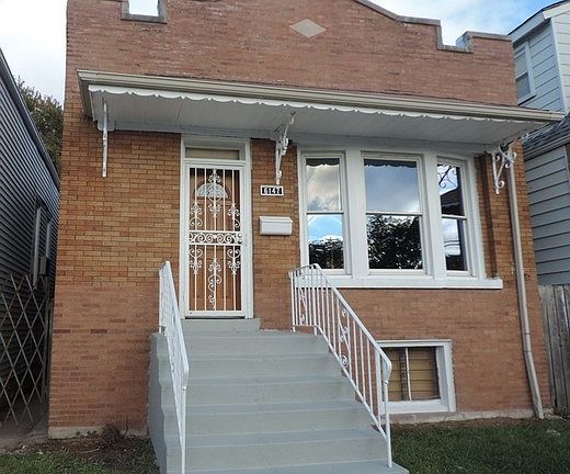 2nd image of 6147 S Damen Ave