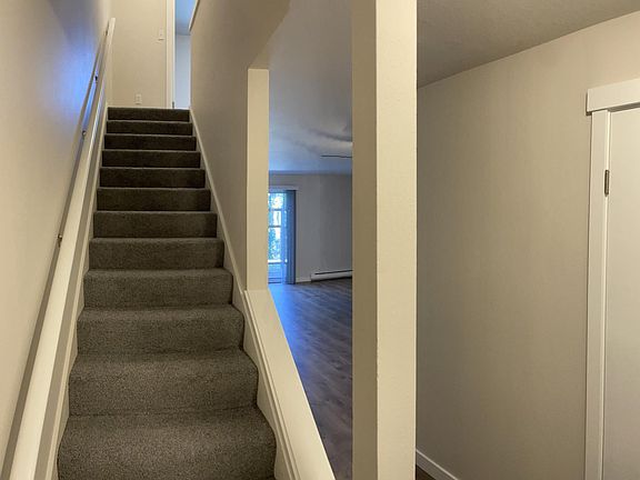 5th image of 354 NW Edvard St #B