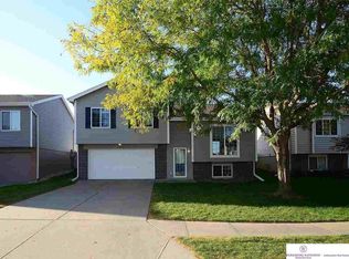 19015 R St, Omaha, NE 68135