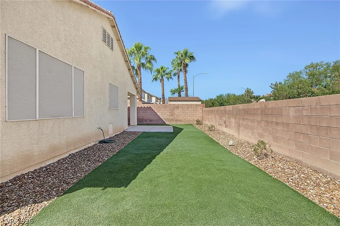 3 bed, 2.0 bath, 1775 sqft, $2,000 — Photo 4