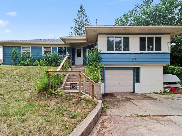 204 W Main St, Edmore, MI 48829