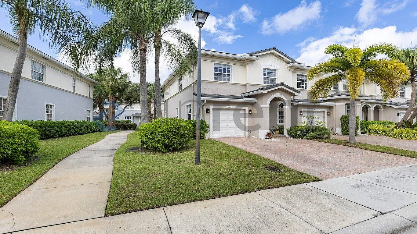 4 bed, 3.5 bath, 1951 sqft, $3,500 — Photo 2