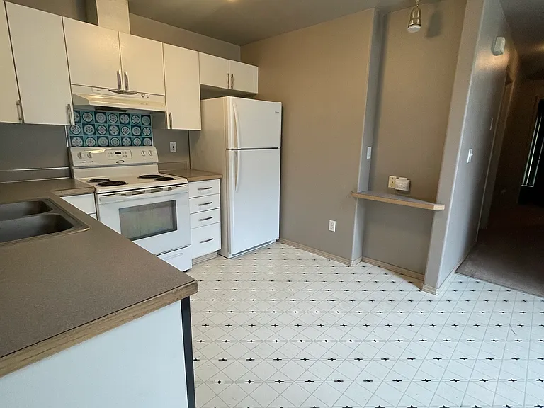 3 bed, 2.0 bath, 1234 sqft, $2,350 — Photo 7