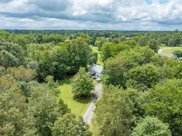 123 Point Dr, Almo, KY 42020