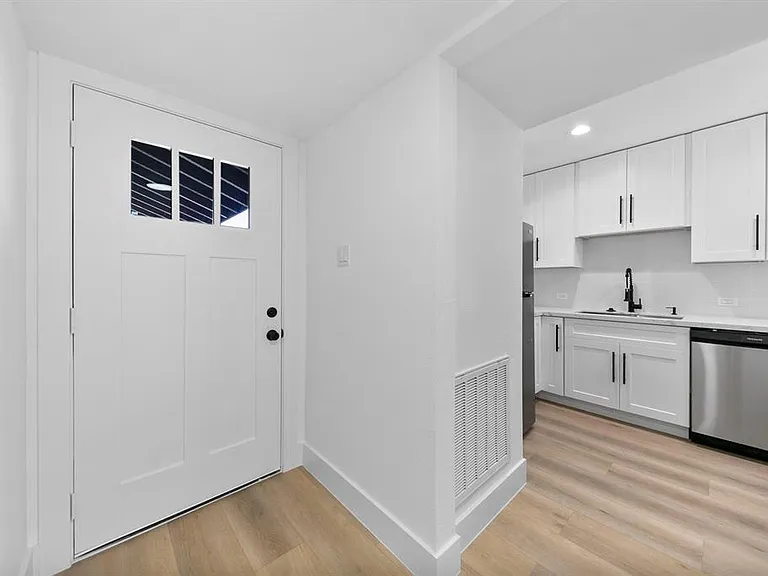 1514 Wirt Rd #8 — Photo 15