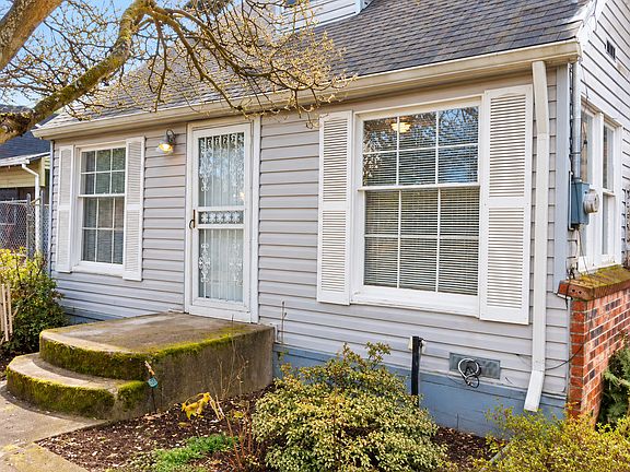 3rd image of 3127 SE 85th Ave