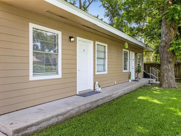 1001 W Lobitt St, Alvin, TX 77511