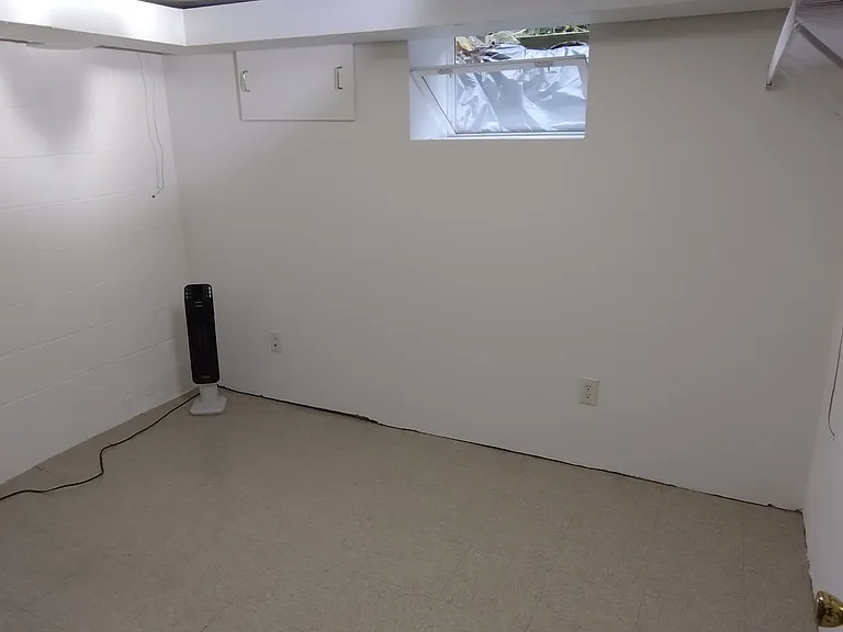 8'3"x 10'3" br vented window with screen portable tower heater