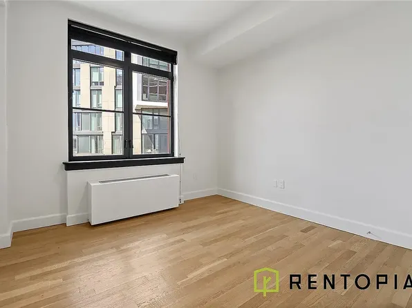 448 Union Avenue image 4 of 9