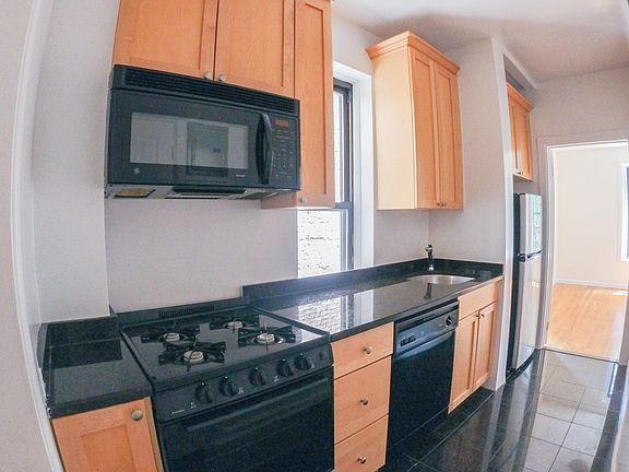 4th image of 152 E 84th St APT 3G