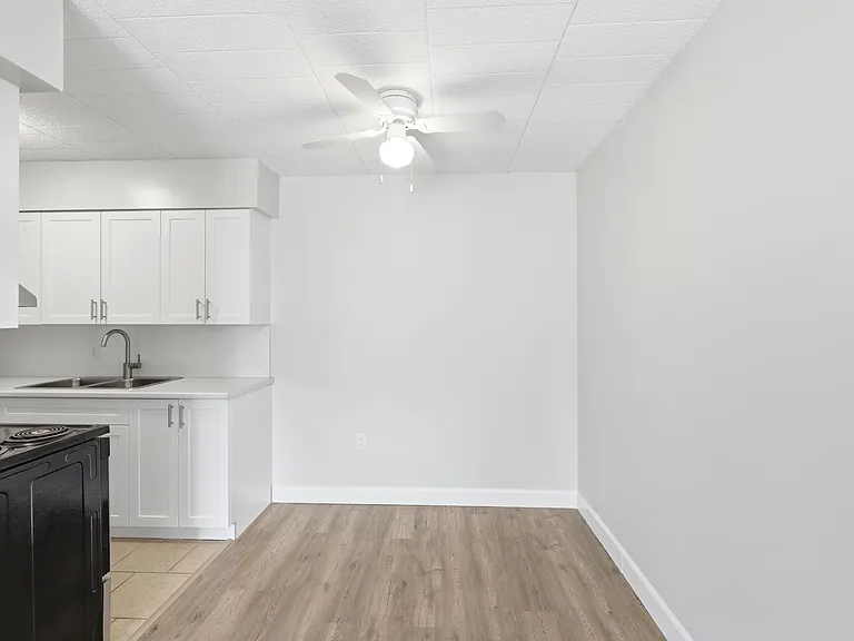 100 McFarlane Ave — Photo 17