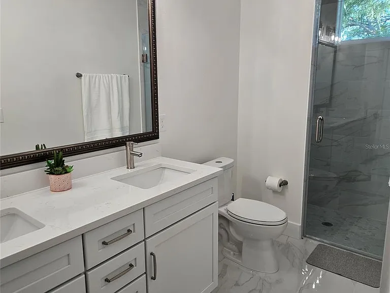 106 Lake Dr — Photo 14