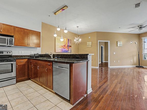 4th image of 870 Mayson Turner Rd #1311