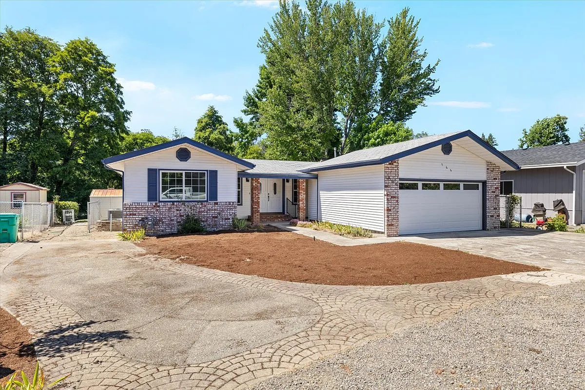 667, ID # 966 South Shasta Avenue - 1 — Photo 3