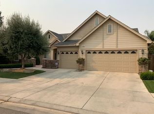 527 W Powers Ave, Clovis, CA