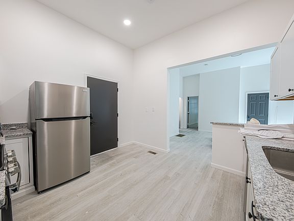 3rd image of 2620 May St #2
