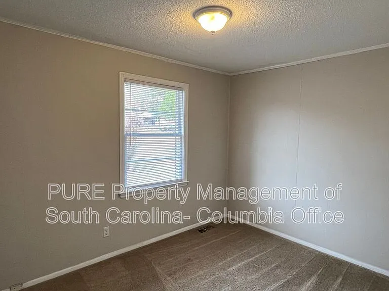 996 Chester St — Photo 10