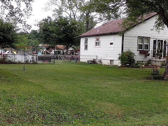 2nd image of 112 N 75th St