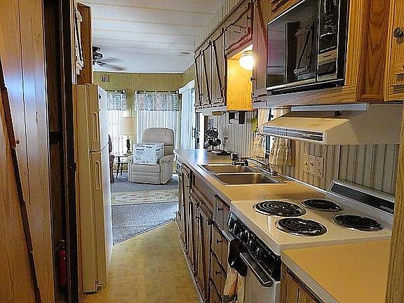 4th image of 1097 Dolphin Ln