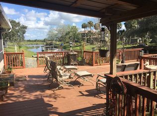 2093 Shadow Dr, Geneva, FL 32732