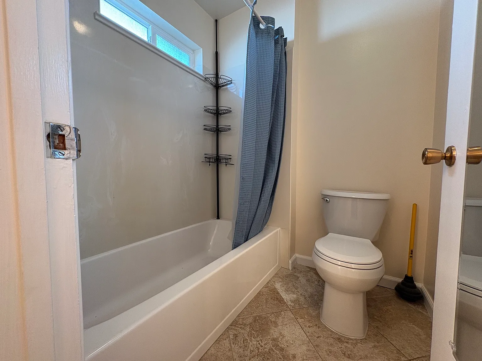 3 bed, 1736 sqft, $4,300 — Photo 4