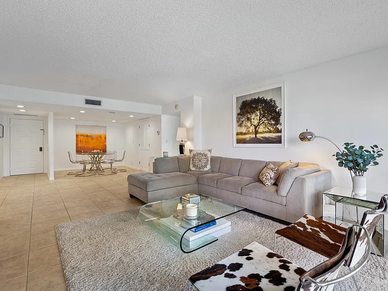 5000 N Ocean Blvd #208 — Photo 4